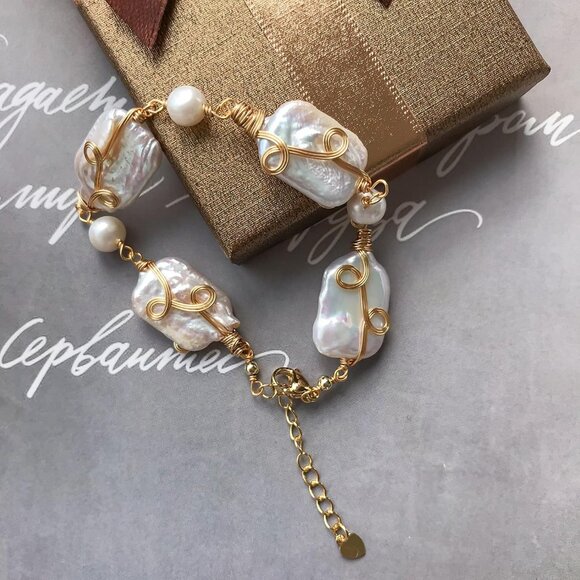 Red Lychee Baroque Pearl Bracelet for Women Gold Filled Stretch Gift for Mom - Picture 3 of 9